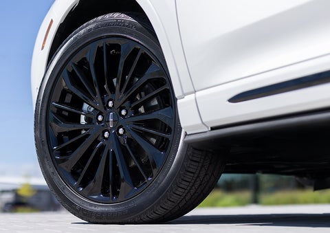 The stylish blacked-out 20-inch wheels from the available Jet Appearance Package are shown. | Mark Ficken Lincoln in Charlotte NC